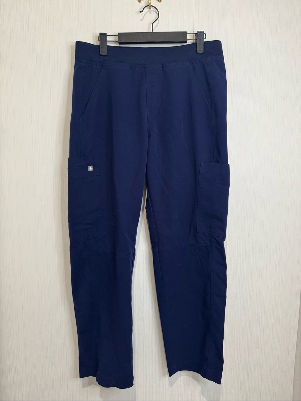 FIGS AXIM Cargo Scrub Pants. Navy Blue. Medium. Short.